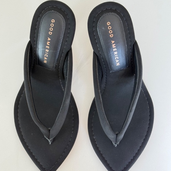 Good American Cinderella Wedge Sandal In Black - Sold Out Online. - Picture 6 of 7